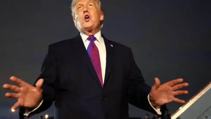 Trump diz que acompanha "de perto" eleições presidenciais no Brasil