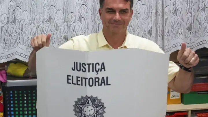 No estado que sempre acerta presidente, Flávio vence Lula em MG no 1º turno