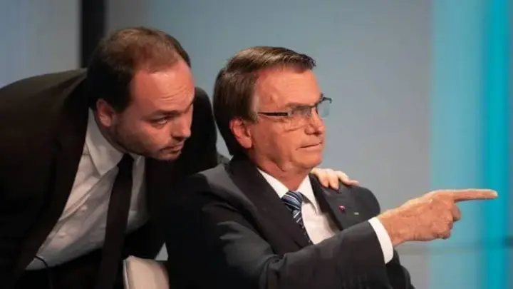 Após visita a Jair Bolsonaro, Carlos reafirma apoio a Rogério Marinho