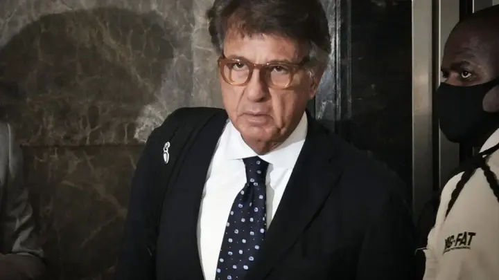 Fuga de Flávio pode dar vaga a suplente que declarou voto em Lula em 2022