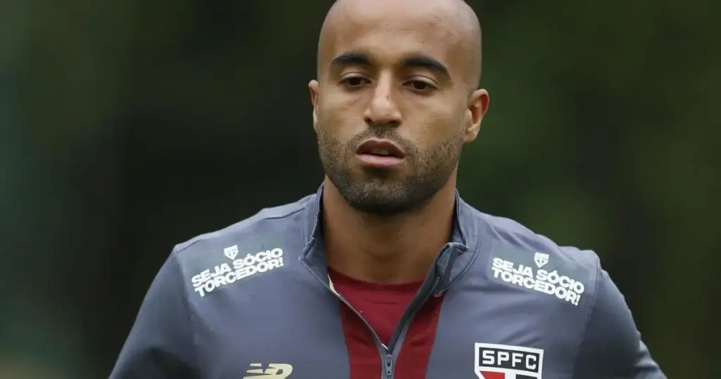 “Estarei livre”: Lucas Moura admite chance de deixar o São Paulo em janeiro