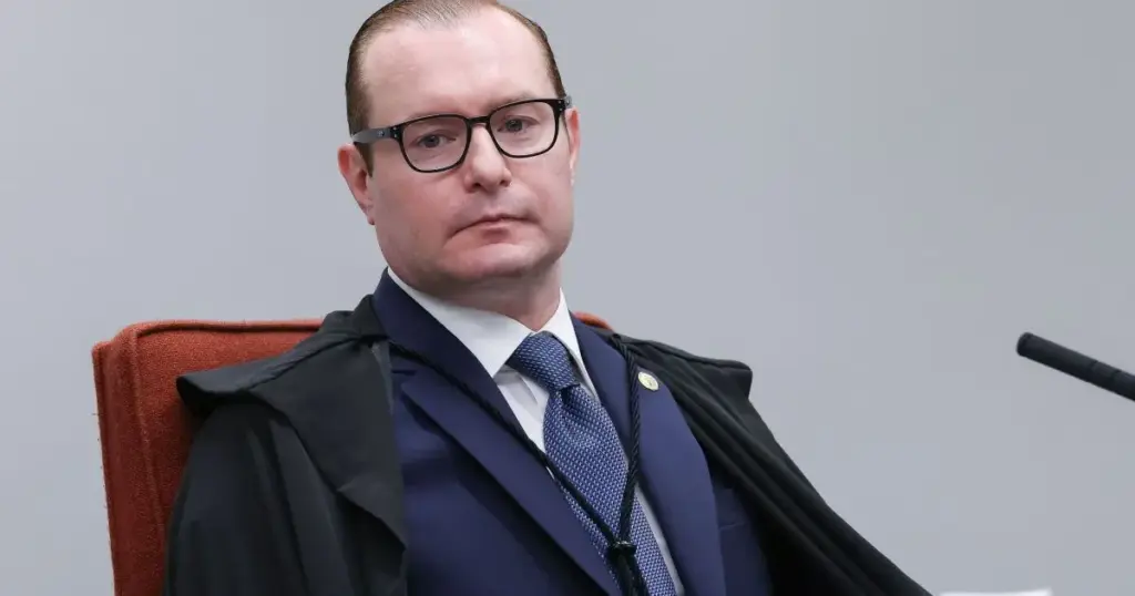Após recurso do PSD, Zanin pede ao TSE informações sobre eleição no RJ