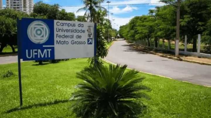 Alunos da UFMT enviam mensagens com falas racistas em grupo