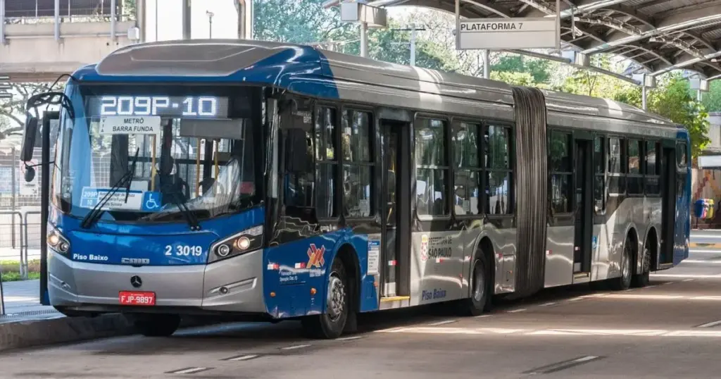 PT aciona Justiça Eleitoral por ônibus em SP; Prefeitura diz que cumprirá
