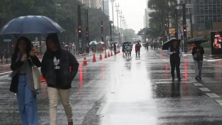 Sudeste começa semana sob alerta de temporais; veja áreas de risco
