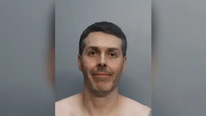Brasileiro é preso após se vestir de agente do ICE durante votação nos EUA