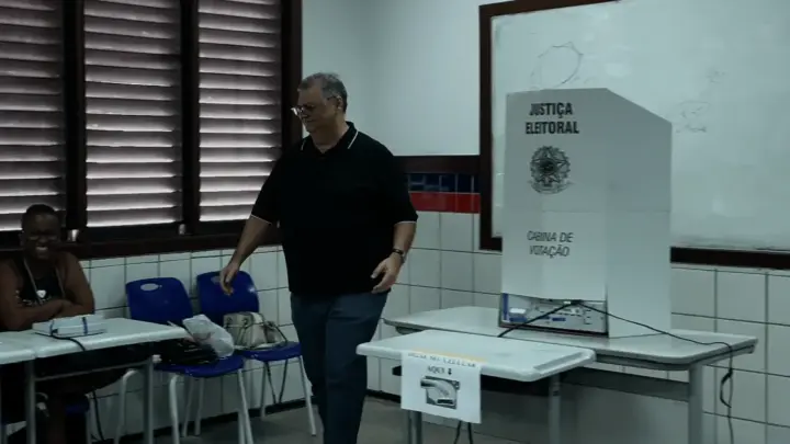 Flávio Dino, ministro do STF, vota no Maranhão no 2° turno