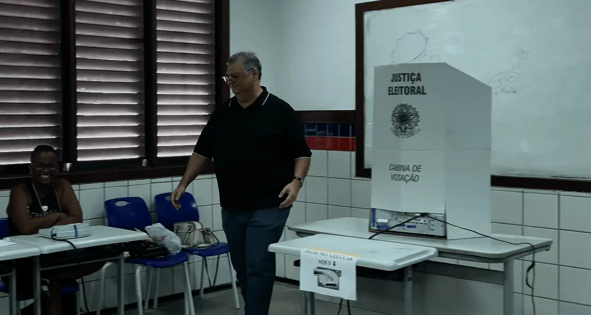 Flávio Dino, ministro do STF, vota no Maranhão no 2° turno