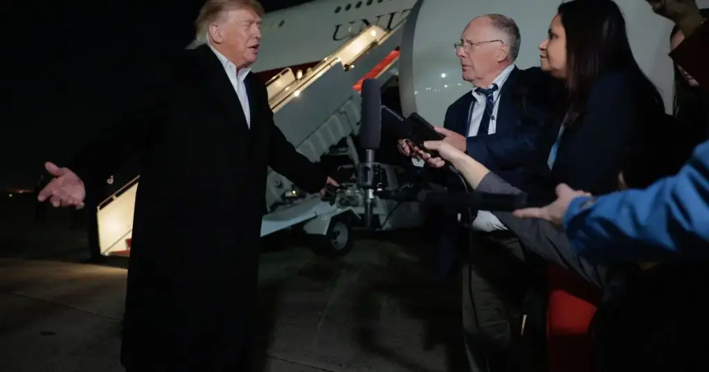 Trump diz que teria aprovado ida de Flávio Bolsonaro aos EUA