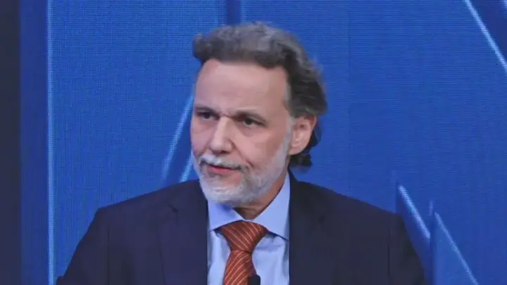 Faltou coragem para PF arquivar inquérito, diz advogado de Lulinha à CNN