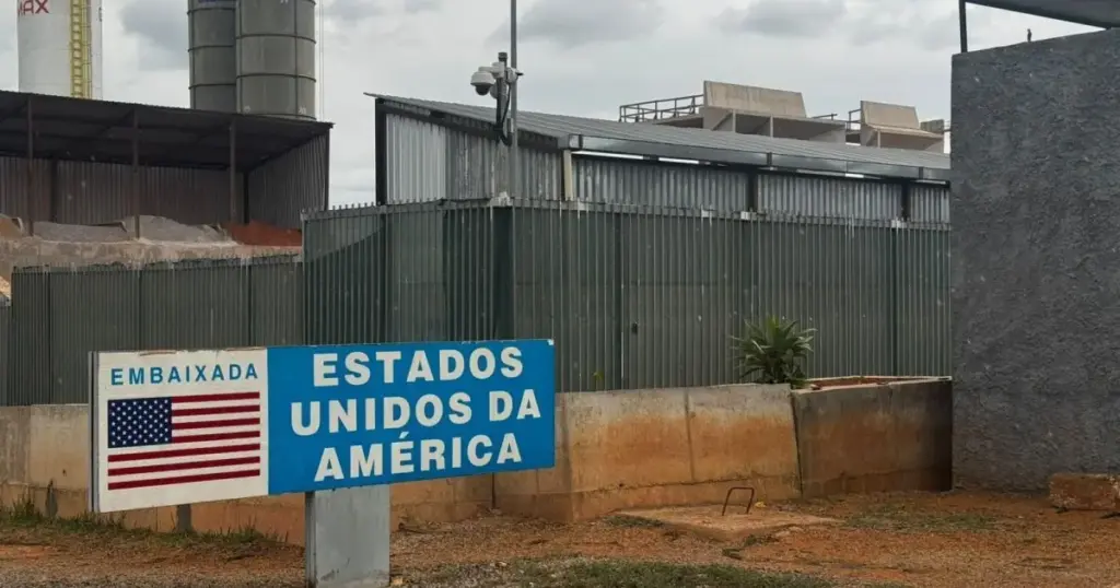 Após decisão dos EUA, PMDF intensifica policiamento no setor de embaixadas