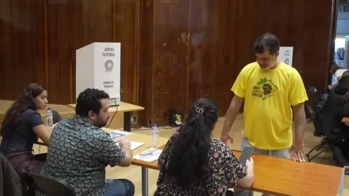 Eleitores brasileiros em Lisboa vão às urnas