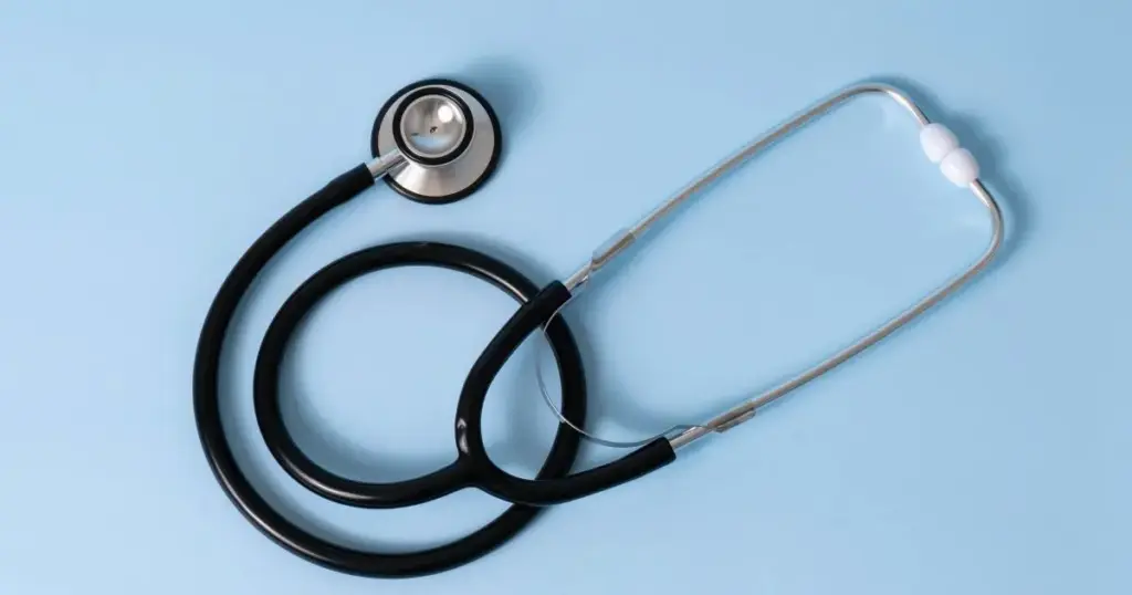 “OAB da Medicina”: Senado aprova MP que obriga provas durante o curso