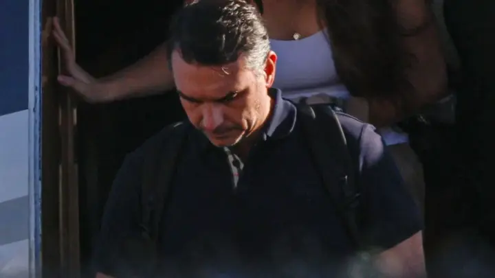 Aliados veem Flávio radicalizado após fuga para os EUA; entenda