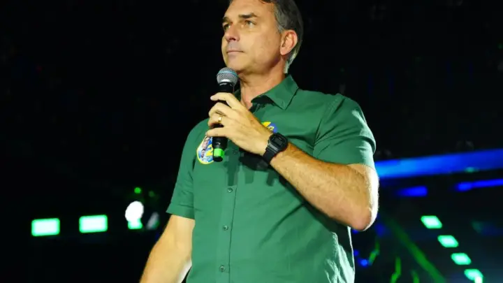 Flávio diz que pedirá anulação das eleições