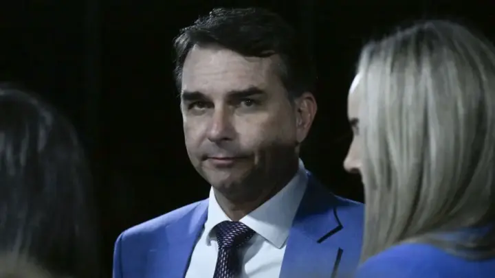 “Não surpreende”, diz democrata da Flórida à CNN sobre fuga de Flávio