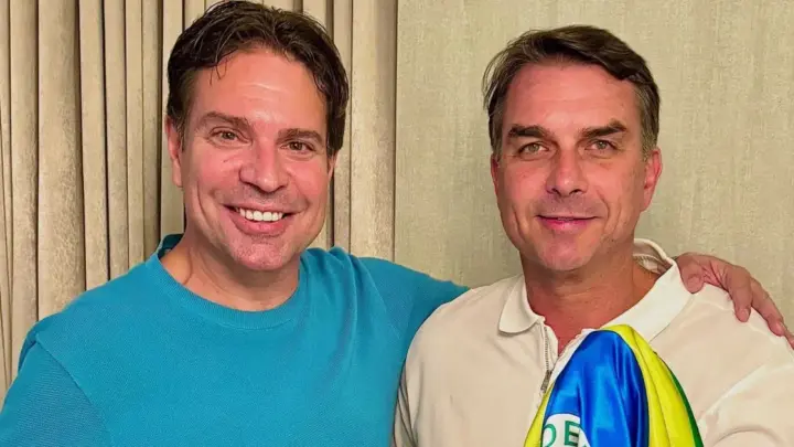 Nos EUA, Ramagem diz que Flávio será voz do Brasil por “liberdade”