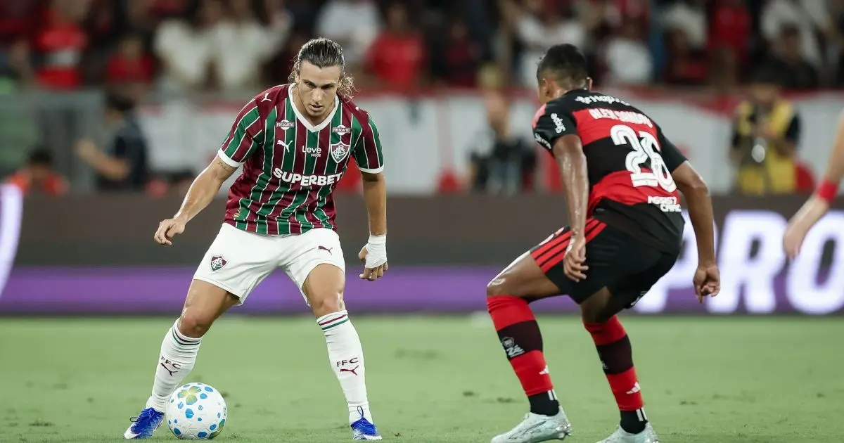 Flamengo e Fluminense duelam pelo Brasileiro de olho na Libertadores