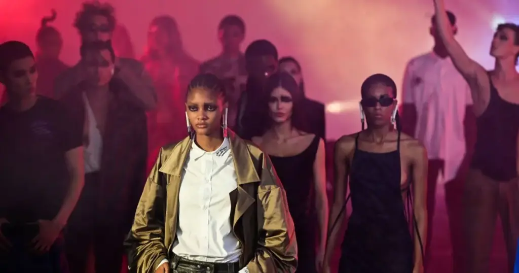 Rebeldia? FORCA apresenta desfile no SPFW com drift de carro