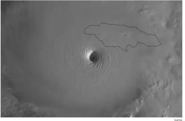 Tempestade tropical Isaias ameaça Golfo do México como um furacão