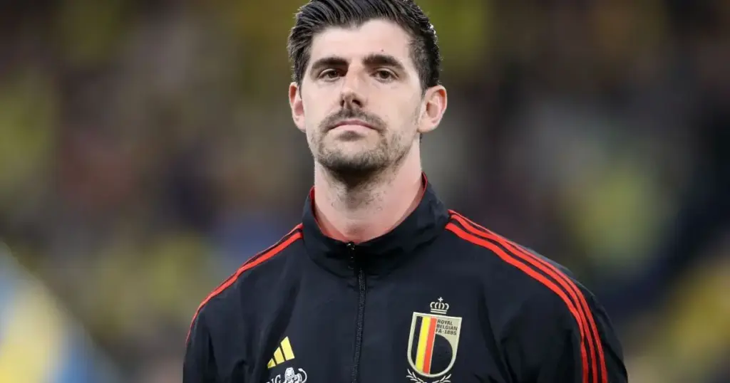 Courtois revela que foi retirado de grupo de WhatsApp da seleção da Bélgica