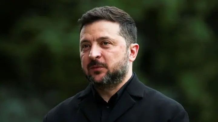 Zelensky elogia apoio adicional de 10 bilhões de libras do Reino Unido