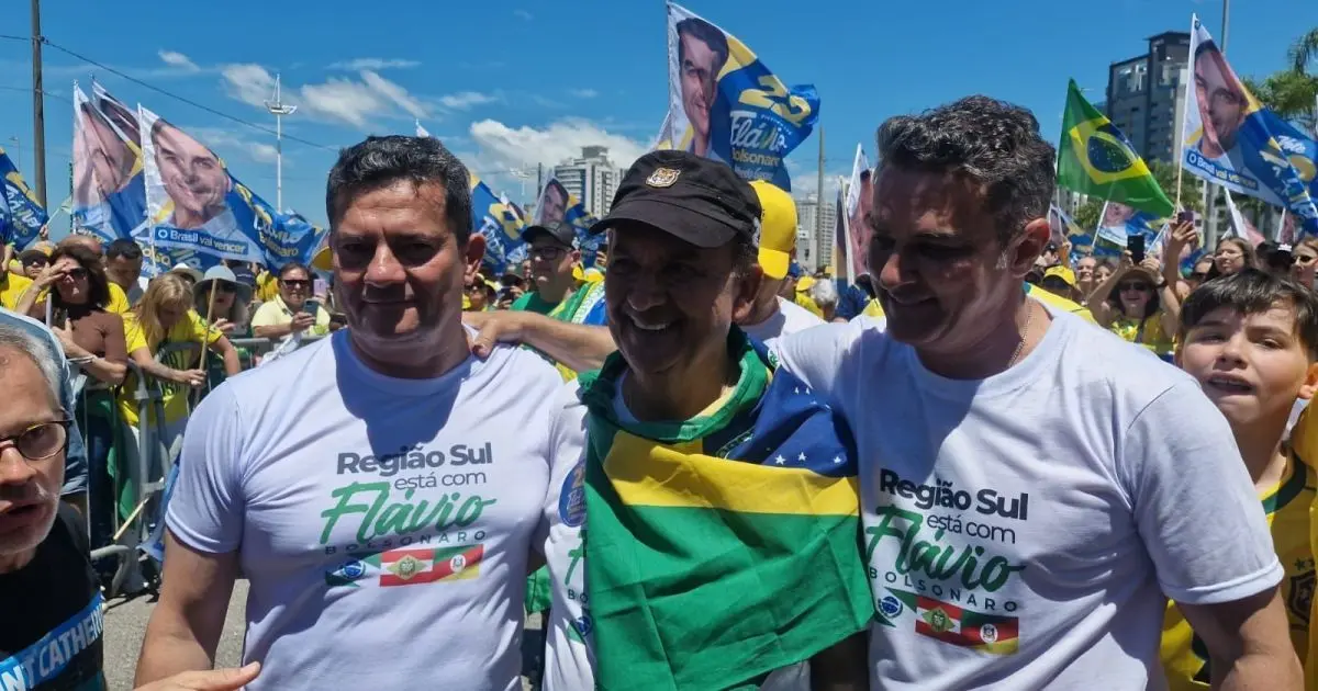 Governadores do Sul participam de motociata pró-Flávio em Florianópolis