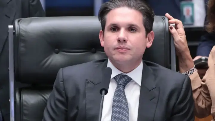 Aprovação no Senado coroa esforço histórico, diz Hugo Motta sobre 6×1