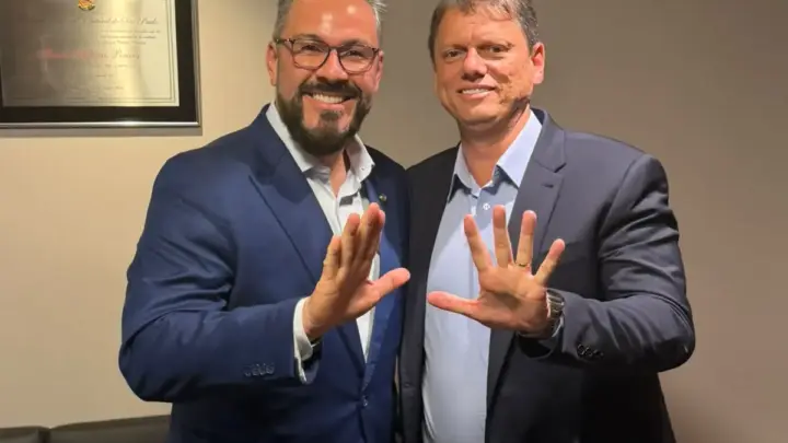 “Meu governador”, diz Tarcísio de Freitas ao declarar apoio a Alan Rick na disputa pelo governo do Acre