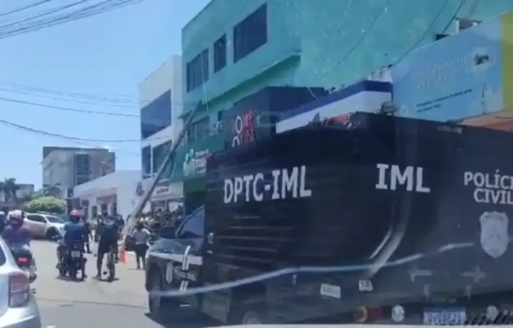 Motoboy morre após bater em poste de energia na Avenida Getúlio Vargas, em Rio Branco
