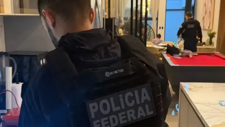 Tráfico interestadual de drogas: justiça sequestra bens e PF prende seis no AC, PR, MT e SC