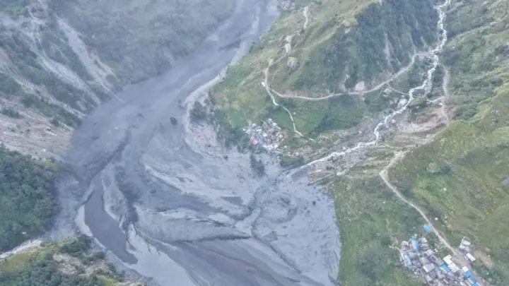 Exército do Nepal resgata 49 pessoas após transbordamento de rio