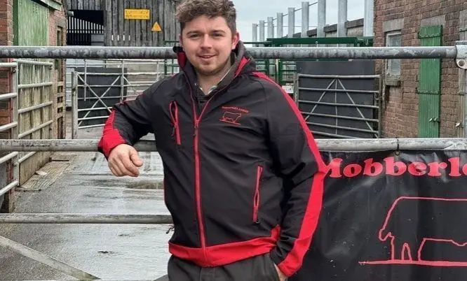 Aos 23 anos, ele criou a própria fazenda de gado após mandar carta pedindo emprego para produtor na infância
