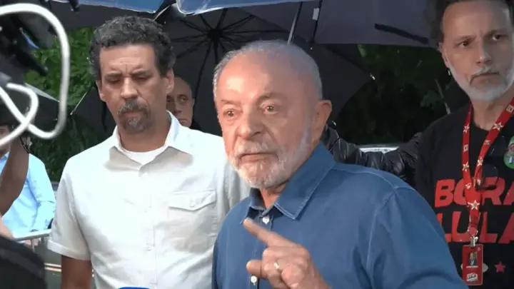 Lula pede prorrogação da votação para evitar prejuízo a eleitores