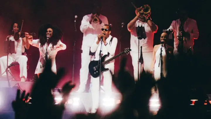 Jorge Ben Jor reúne mais de 50 mil pessoas com show único em SP; veja fotos