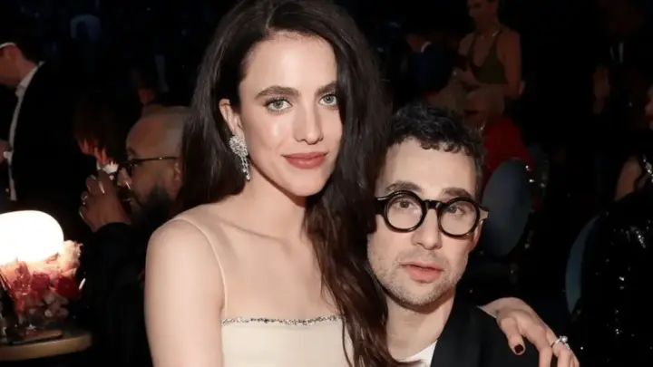 Margaret Qualley e Jack Antonoff entram com pedido de divórcio, diz site