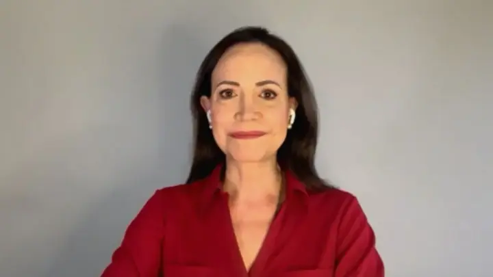 María Corina pede eleições na Venezuela até julho de 2027, diz jornal