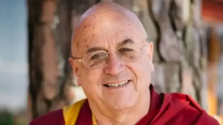 Como ser feliz? Matthieu Ricard, considerado o homem mais feliz do mundo e monge budista, indica os 3 sentimentos que devem ser eliminados da rotina