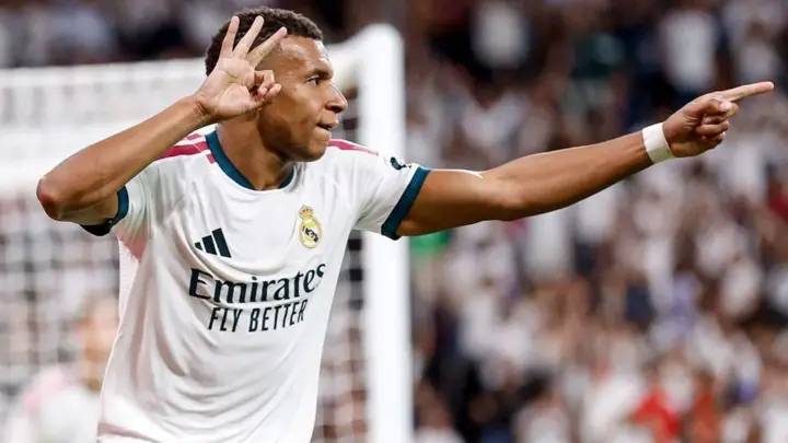 Mbappé pede desculpas à China por comentários sobre memes de Mao Tsé-Tung