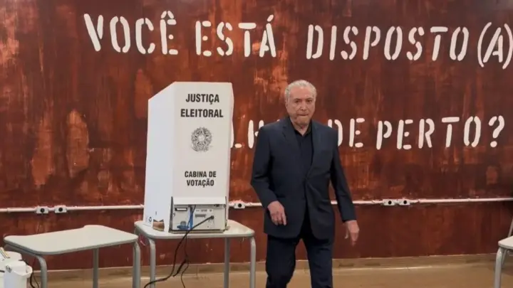Michel Temer vota em SP e diz que espera “pacificação” após resultado