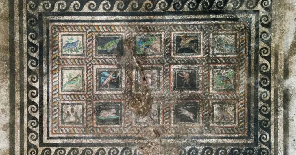Arqueólogos encontram mosaico de 1.800 anos com 15 cenas, mas um gato e um cachorro chamam atenção por detalhe incomum