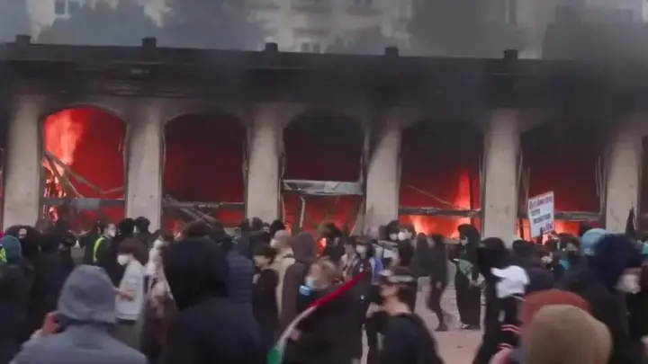 Prédio de turismo em Lyon é incendiado em meio a protestos na França