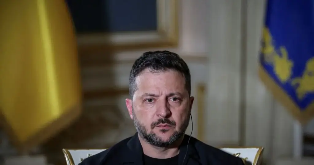 Zelensky diz que suspenderá ataques a refinarias se Rússia fizer o mesmo