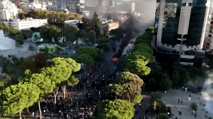Ao menos 167 pessoas foram presas em protestos na Albânia, diz polícia