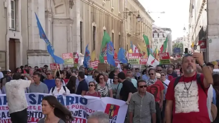 Milhares protestam em Lisboa contra alta nos custos de habitação e de vida