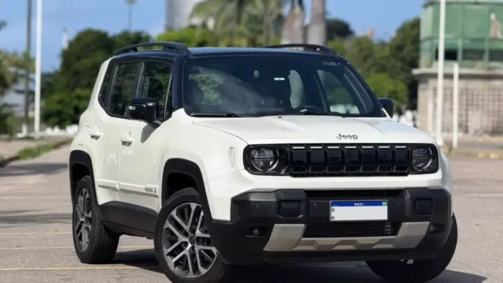 Jeep Renegade Sahara MHEV: como é a convivência diária com o SUV híbrido