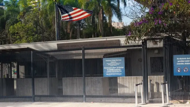 EUA fecham consulados: veja o que fazer se você precisa do visto americano