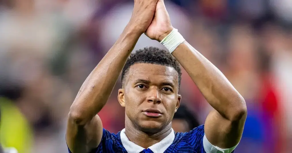 Marcas chinesas rompem com Mbappé após suposta fala sobre Mao Tsé-Tung