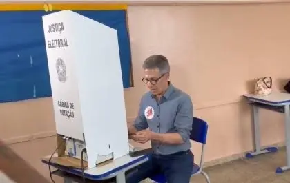 Zema pode até ser preso por ter votado com celular à mão; Mesário serão investigados