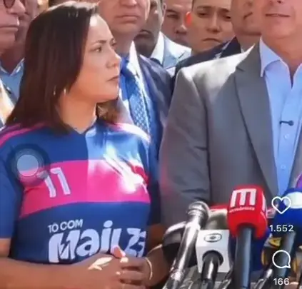 Mailza e Flávio Bolsonaro formalizam aliança de mão dupla em 2º turno: Veja o vídeo
